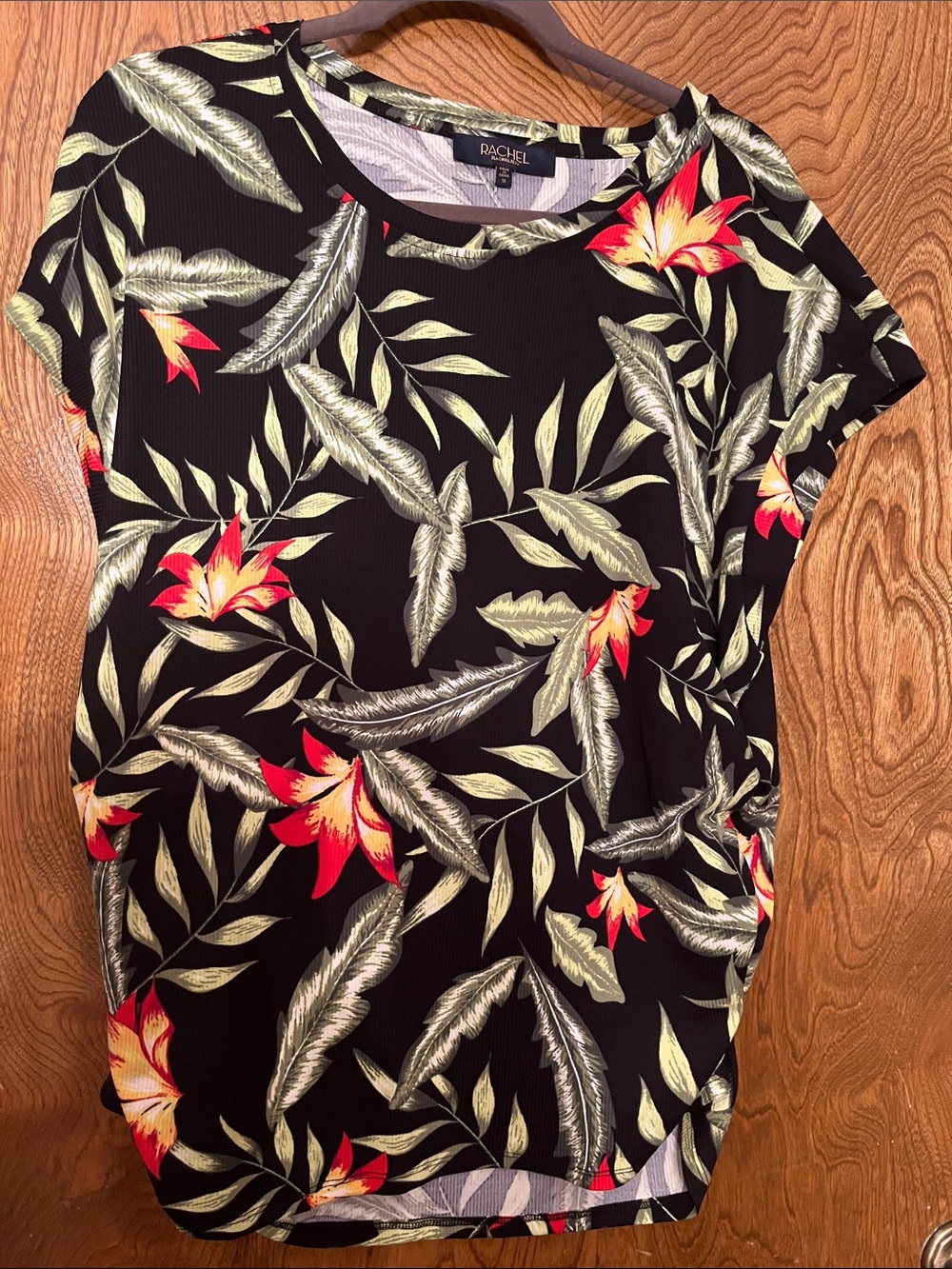 1X RACHEL Rachel Roy Black Short-Sleeve Top with Red & Green Tropical Print